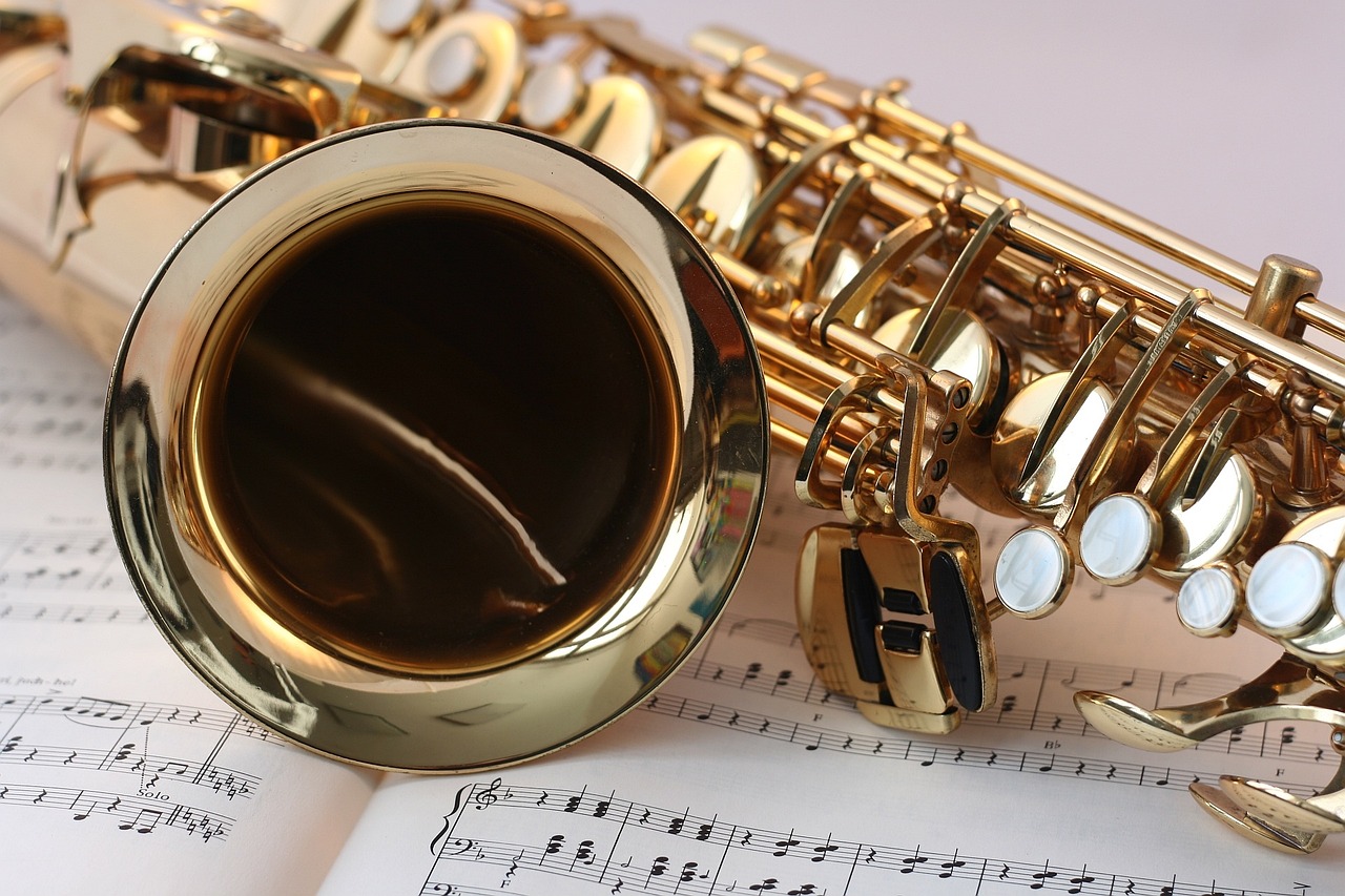 saxophone instrument music 546303